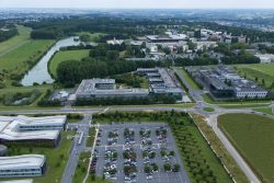 Vue aérienne du campus de l'Ecole polytechnique et de ses partenaires Vue aérienne du campus de l'Ecole polytechnique et de ses partenaires